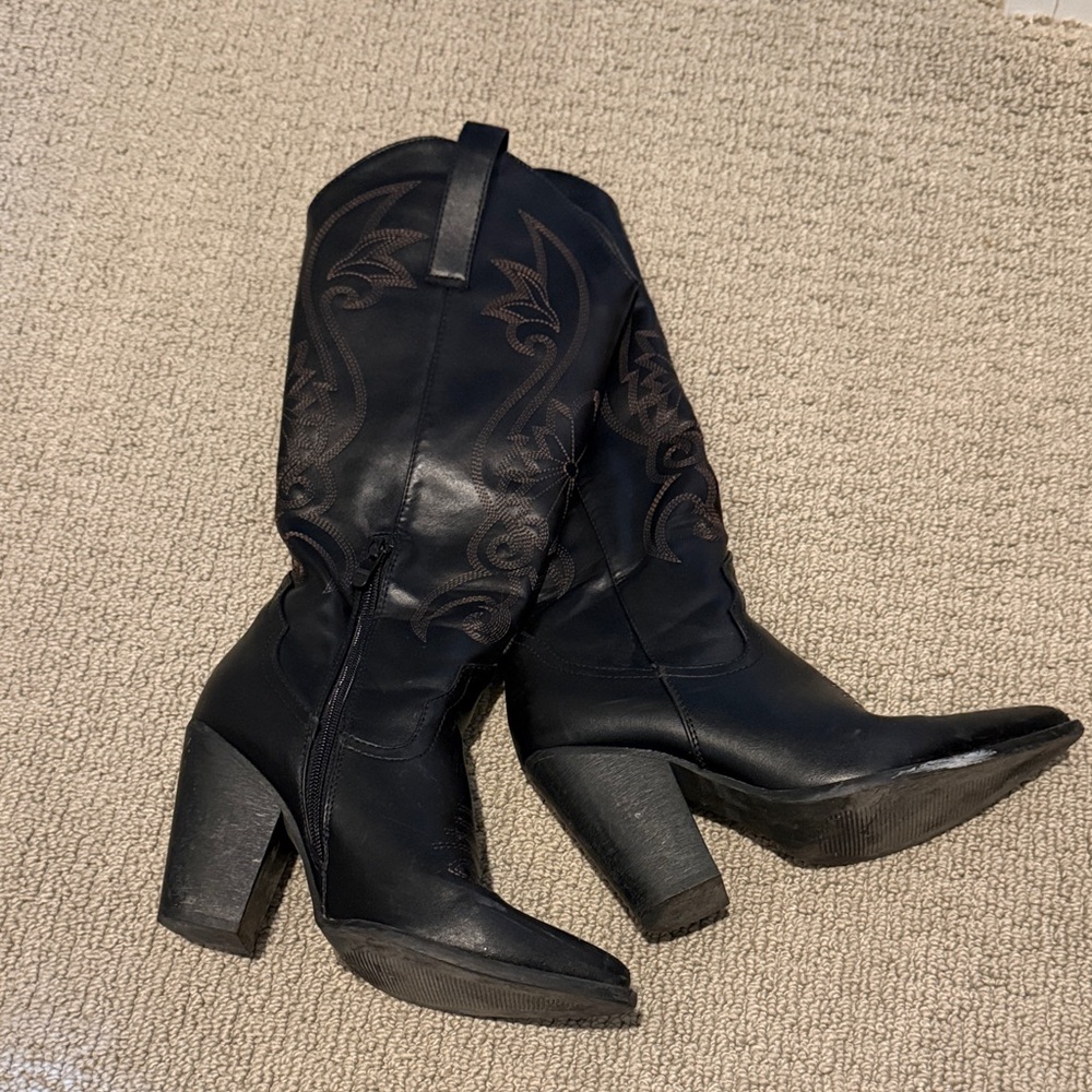 Forever 21 Black Western-Inspired Block Heel Boots